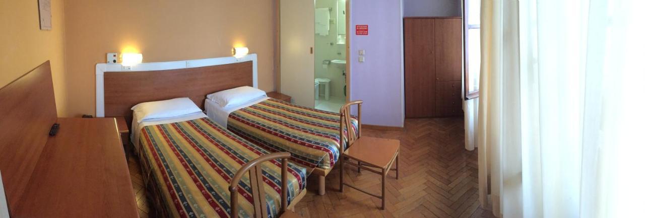 Eden Hotel *
